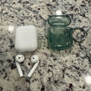 Apple AirPods 1st Generation + case